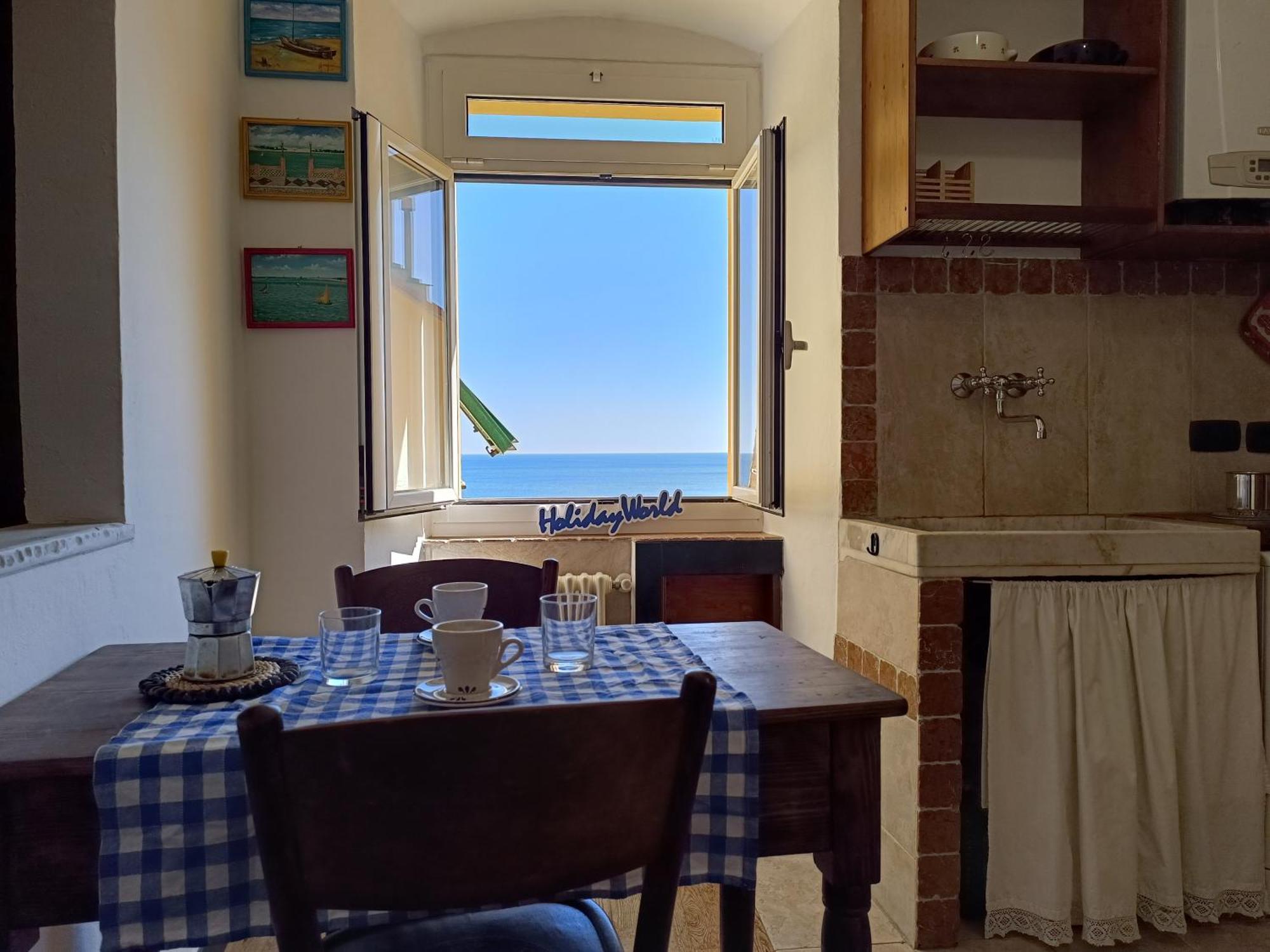 Fuori Rotta House By World